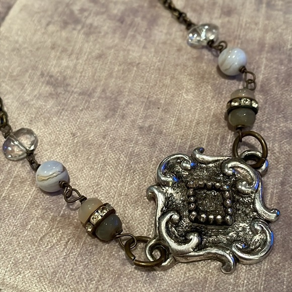 Vintage Medallion Necklace Crystal and Glass beaded rhinestones - Picture 11 of 11